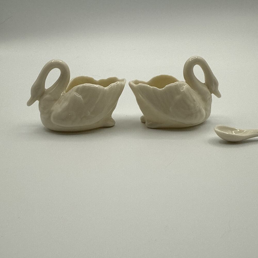 Vintage Lenox Ivory Porcelain Swan Salt Cellars Open Salts Set of 2 With Spoon - Picture 3 of 7